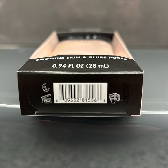 Liquid Poreless Putty Primer - Picture 6 of 6